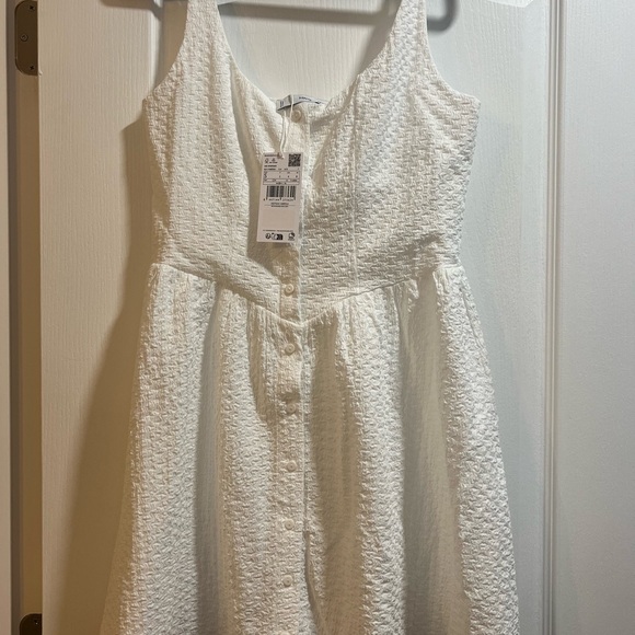 NWT Mango dress. Didn’t fit me and missed the return date - Picture 4 of 5